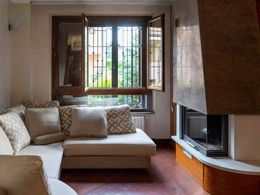 Immagine 5 di Villa in affitto  in Via Ugo la Malfa  3 a Paderno Dugnano