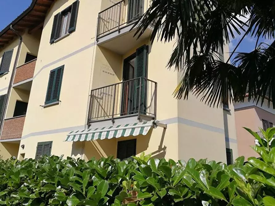 Immagine 1 di Appartamento in affitto  a Laveno-Mombello