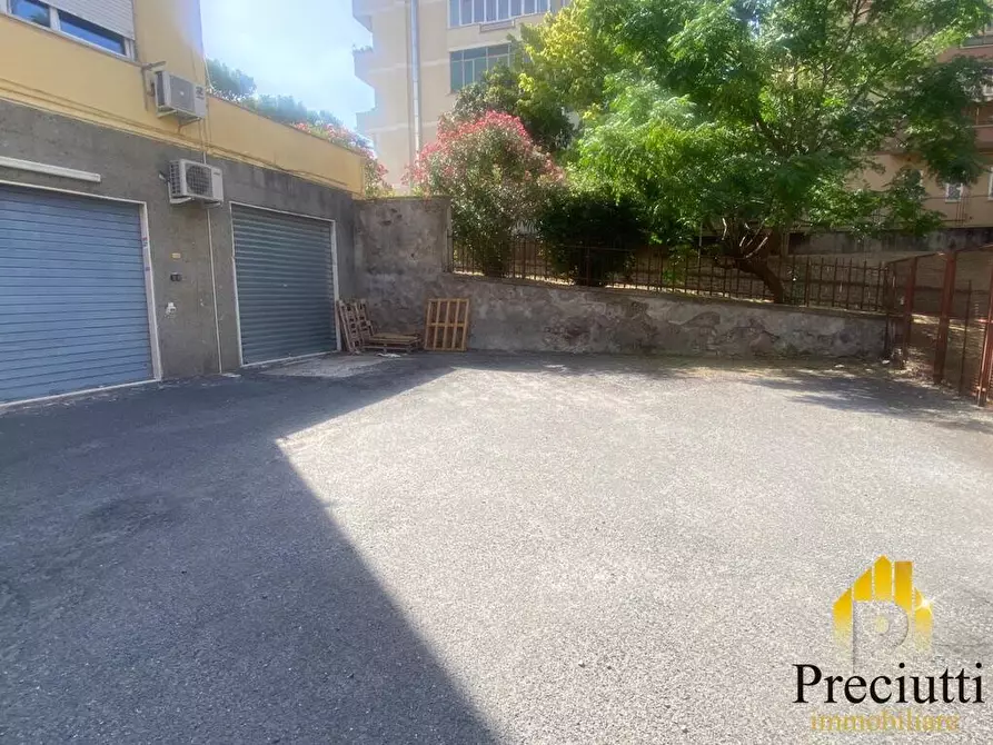 Immagine 4 di Magazzino in vendita  in VIA DI BRAVETTA 244 a Roma