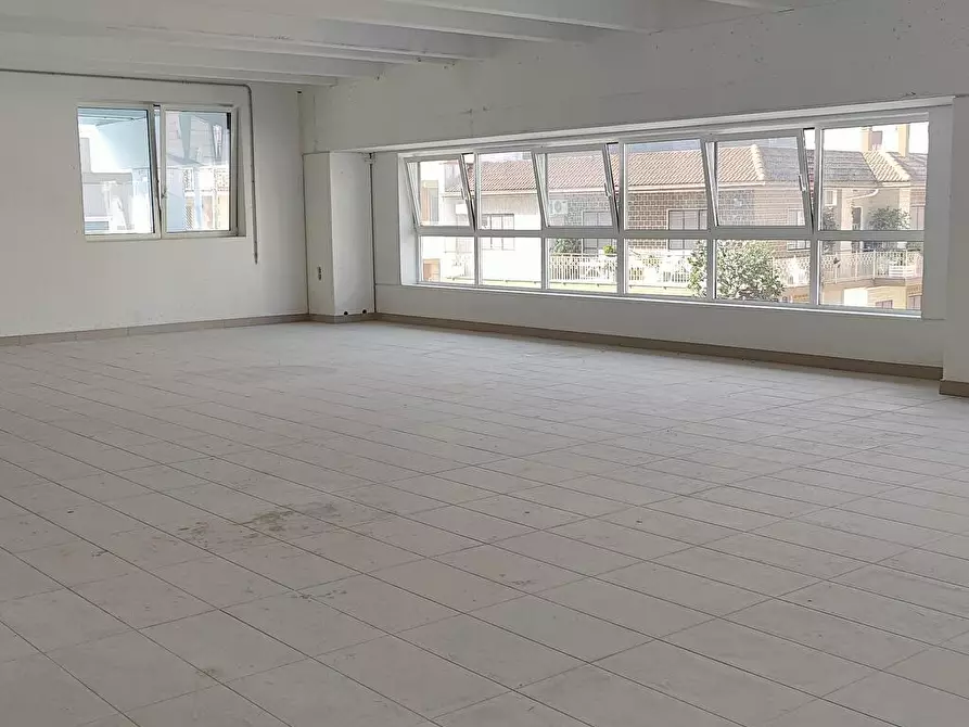 Immagine 5 di Ufficio in affitto  in Largo IV Novembre Snc a Bitritto