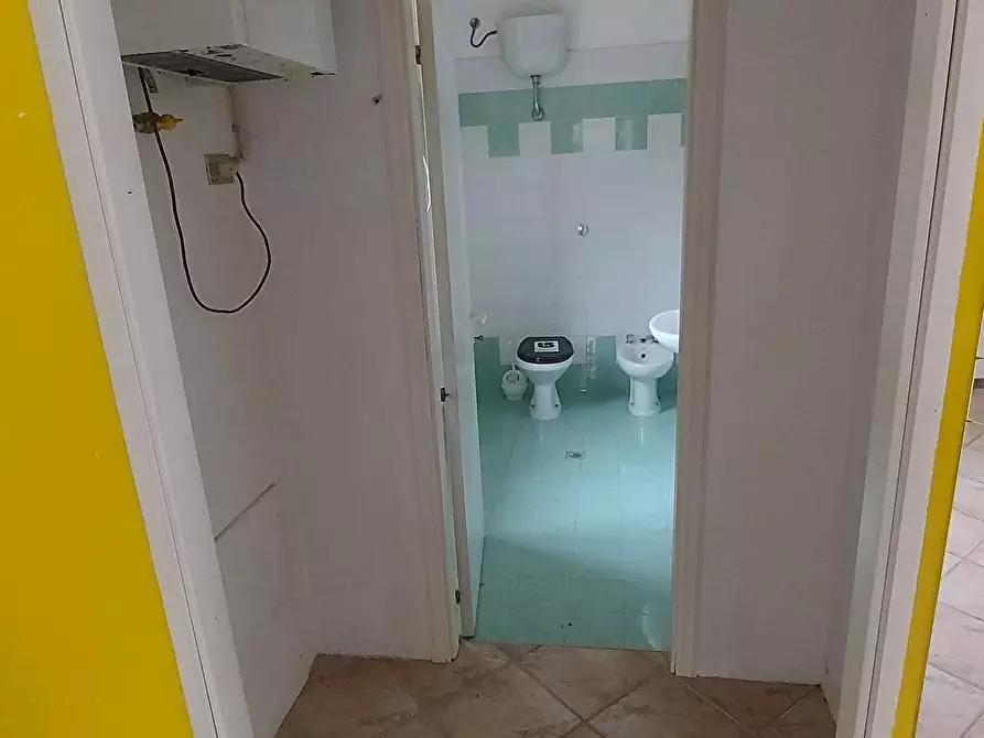 Immagine 3 di Locale commerciale in affitto  a Corridonia