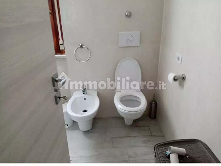 Immagine 2 di Affittacamere in affitto  a Novara