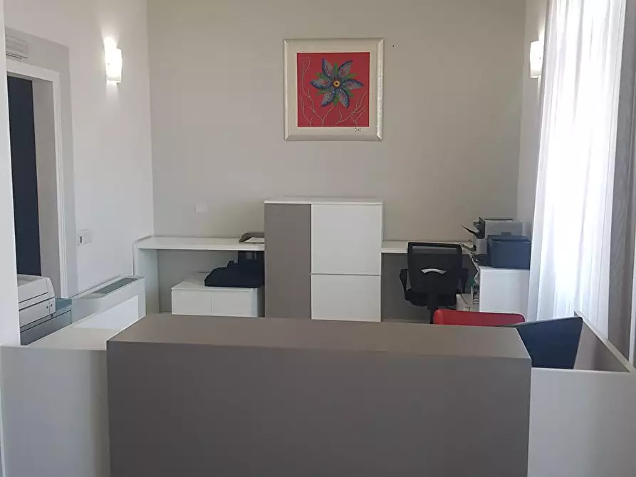 Immagine 2 di Ufficio in affitto  in via Anfiteatro Laterizio  216 a Nola
