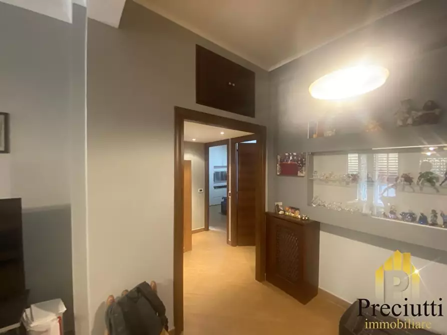 Immagine 15 di Appartamento in vendita  in VIA STEFANO BORGIA 74 a Roma