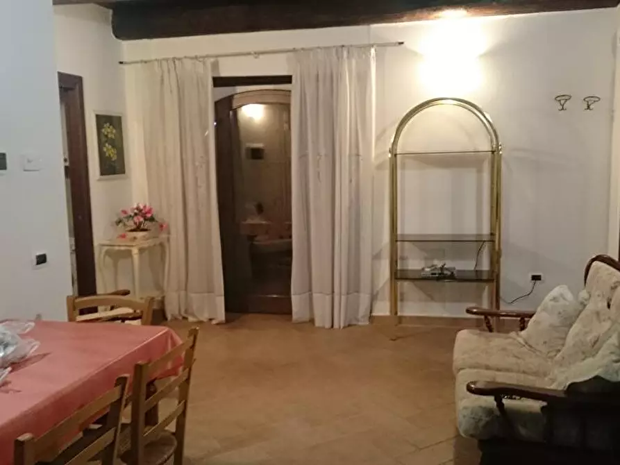 Immagine 2 di Appartamento in affitto  a Spoleto