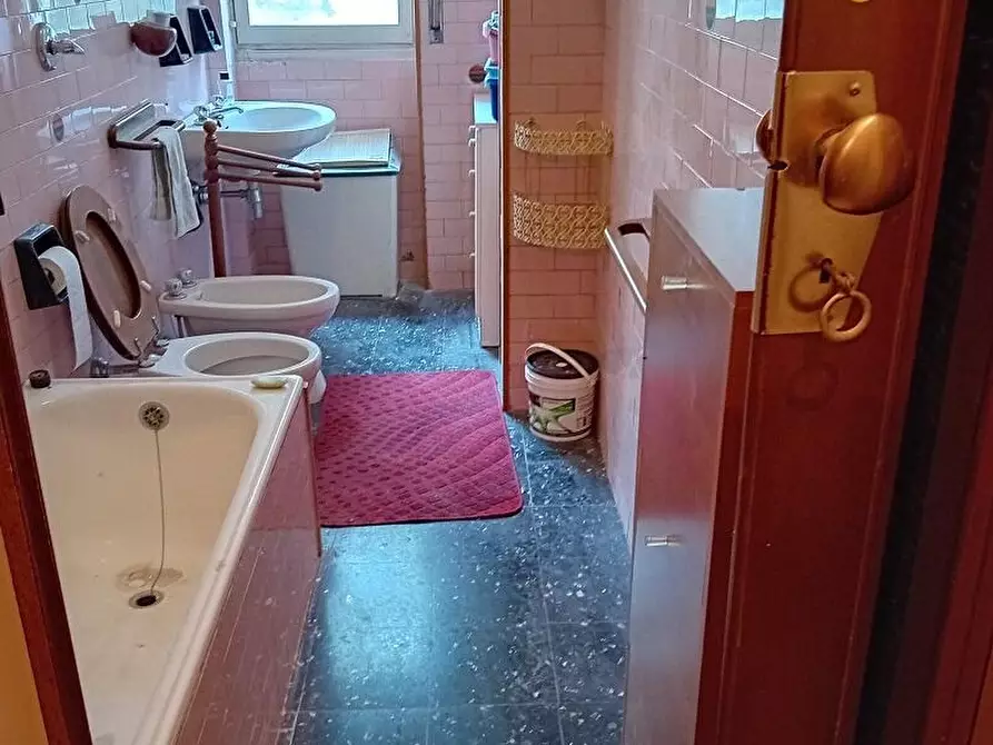 Immagine 13 di Appartamento in vendita  in via Gaetano Salvemni  5 a Milano