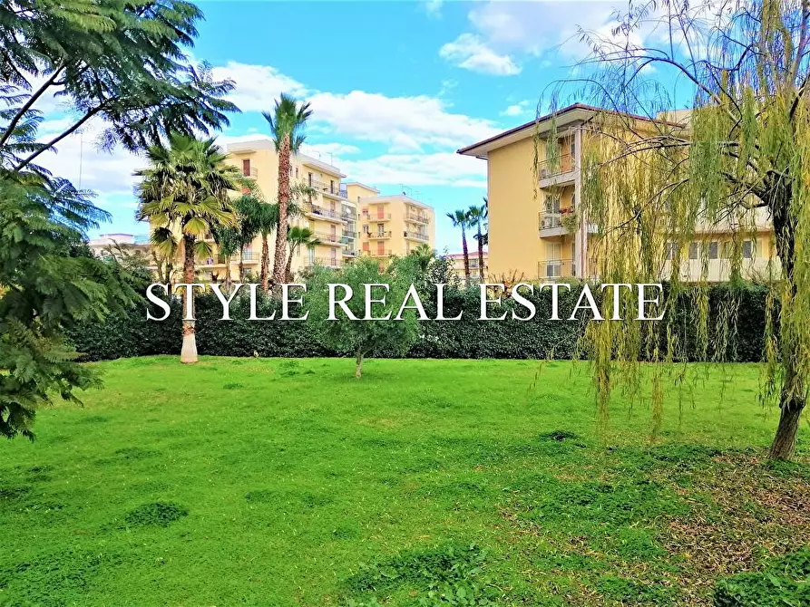 Immagine 3 di Villa in vendita  in Viale Scala Greca a Siracusa