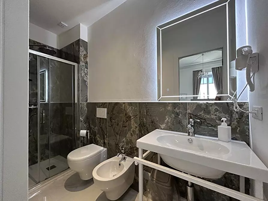 Immagine 6 di Albergo/B&B/Residence in vendita  in via silvio pellico  62 a Viareggio