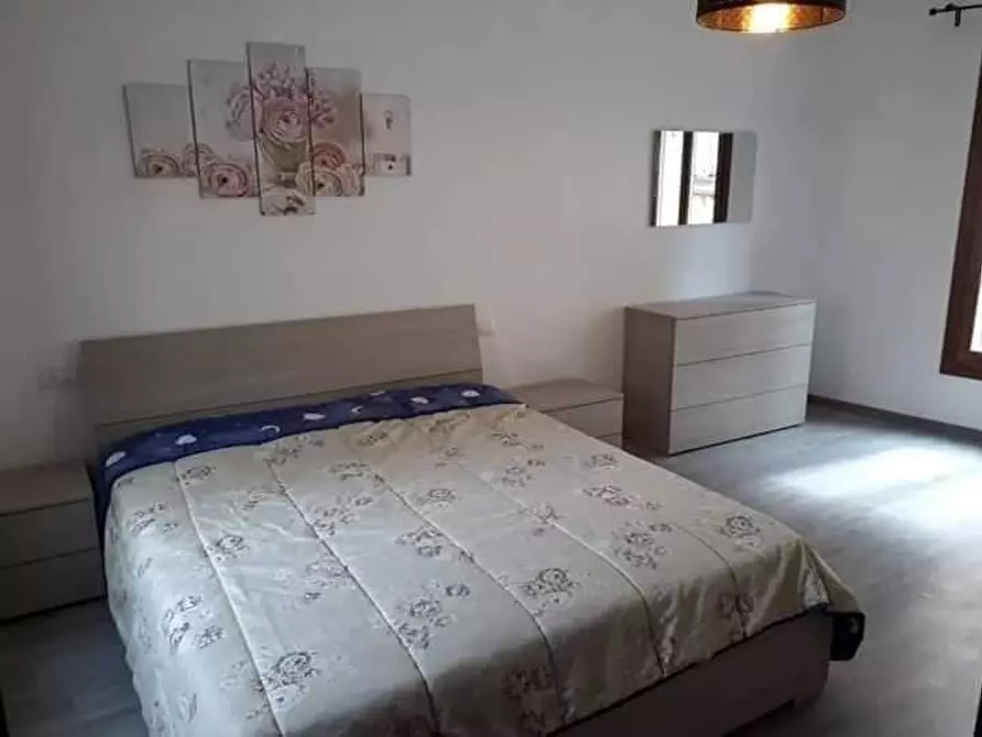 Immagine 3 di Abitazione tipica in affitto  a Rovigo