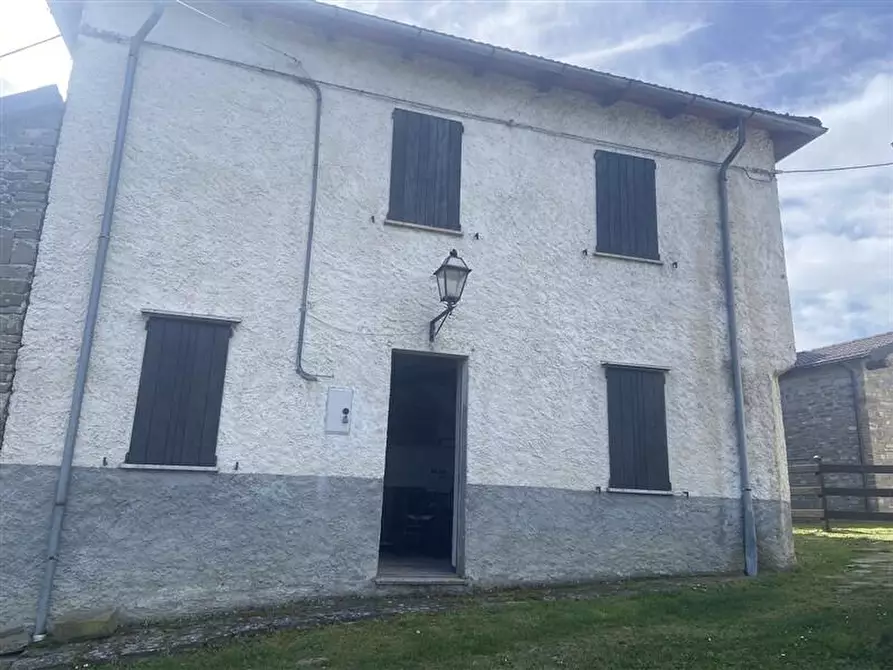 Immagine 1 di Rustico / casale in vendita  in gravaco a Bardi