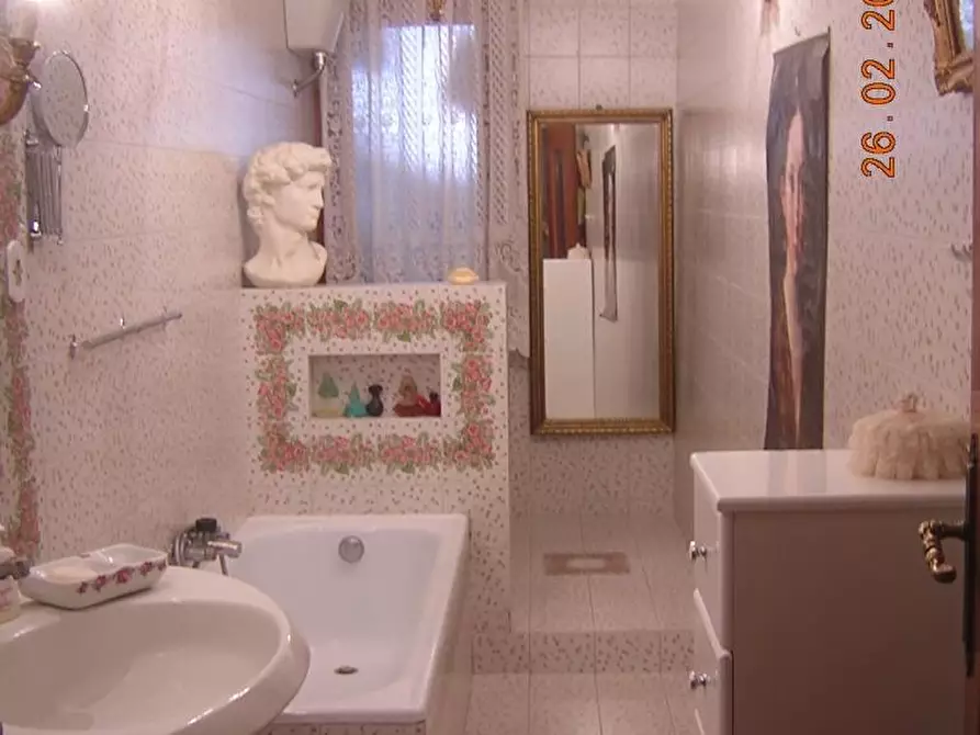 Immagine 3 di Camera in affitto  a Napoli