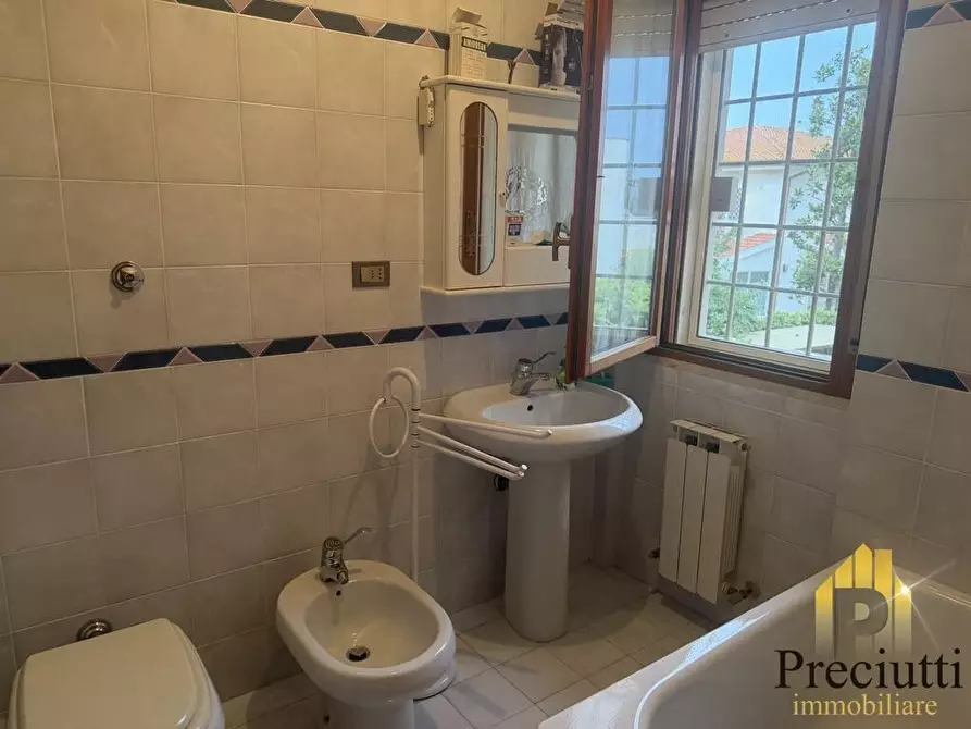 Immagine 19 di Villa in vendita  in VIA DELLA PINETA DI FREGENE 1 a Fiumicino