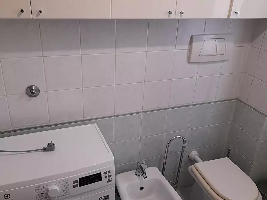 Immagine 15 di Abitazione tipica in affitto  in via flaminia 528 a Falconara Marittima