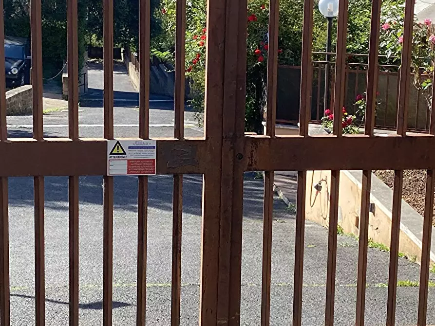 Immagine 9 di Posto auto in affitto  in VIa del fontanile arenato 308 a Roma