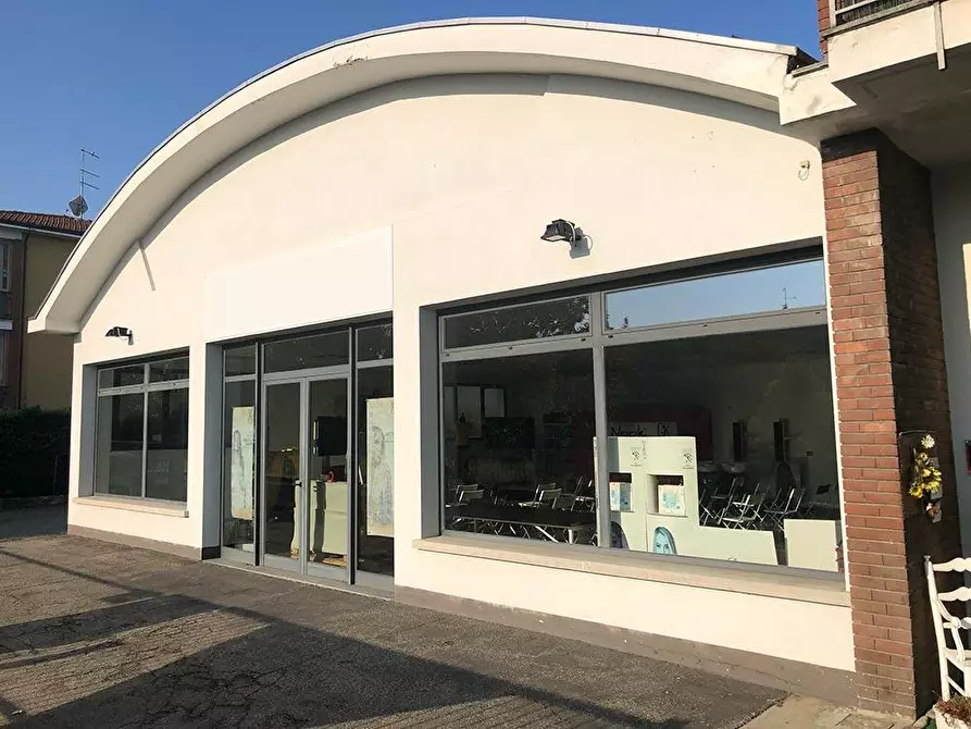 Immagine 2 di Attività commerciale in affitto  in via Quingenti  17 a Parma