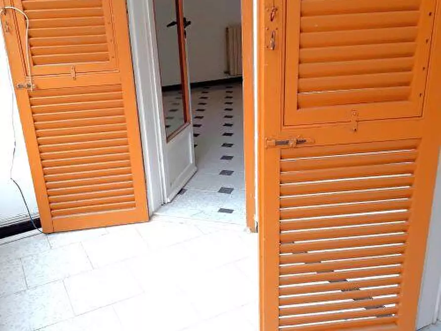 Immagine 8 di Quadrilocale in vendita  in VIA SCIACCALUGA 8 a Lavagna