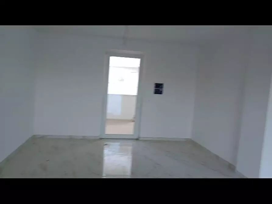 Immagine 8 di Locale commerciale in affitto  in Via Edoardo de filippo  2/A a Vasto