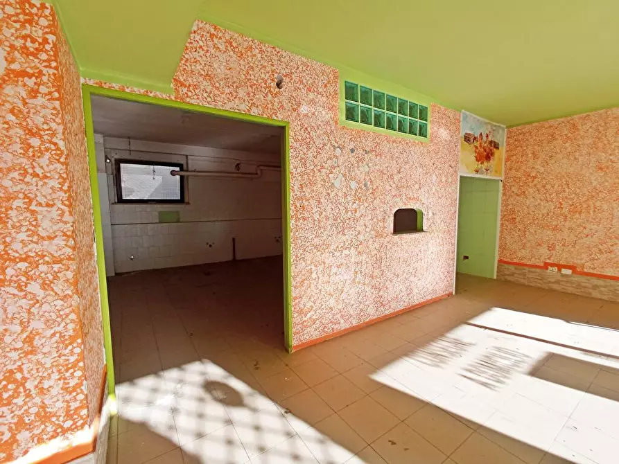 Immagine 6 di Locale commerciale in vendita  in Via Savoia 42 a Sassari