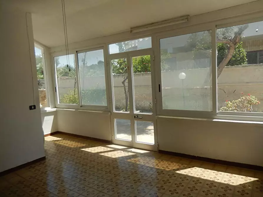 Immagine 9 di Villa in vendita  in via Bari km 788 a Giovinazzo