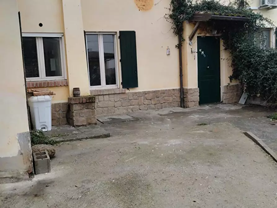 Immagine 1 di Casa indipendente in affitto  in Via Castellaro  100 a Torrazza Coste