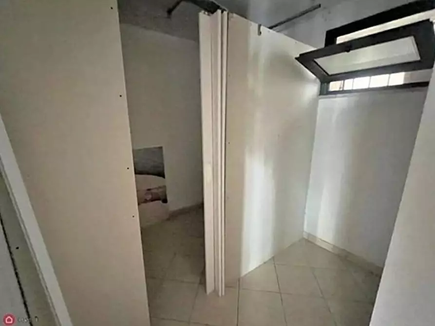 Immagine 4 di Locale commerciale in affitto  in Via progresso 28 a Catanzaro