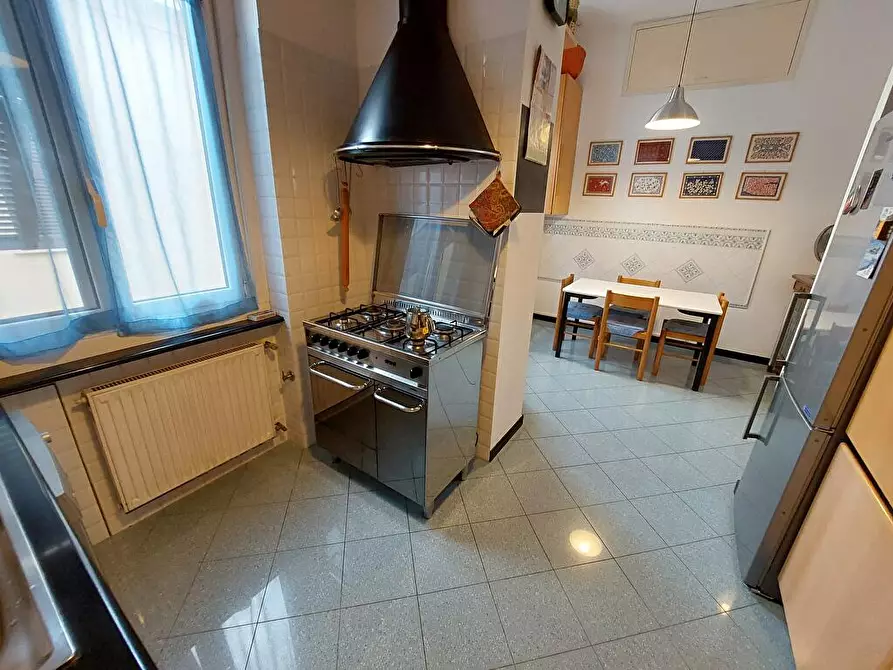 Immagine 11 di Stanza singola in affitto  a Genova