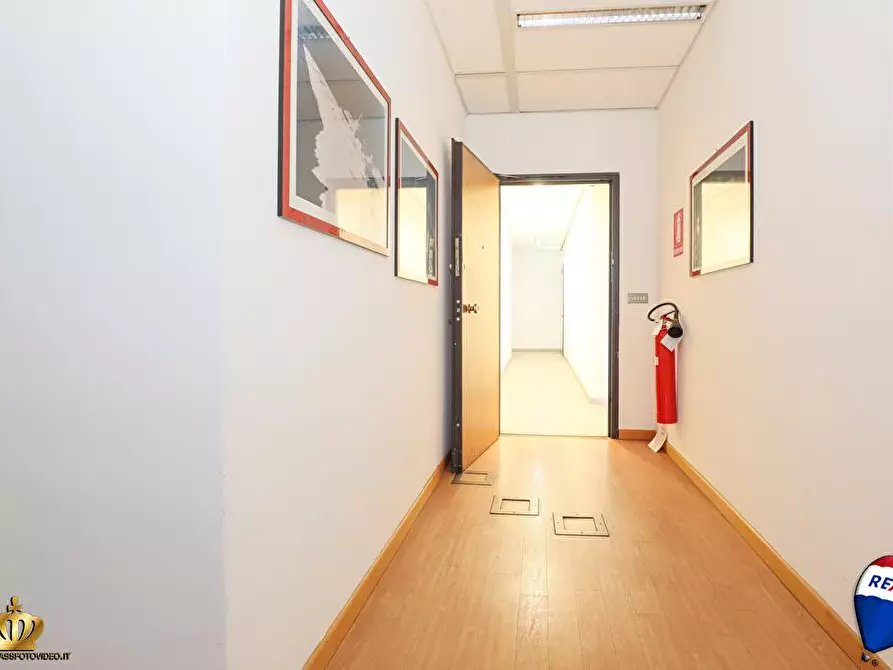 Immagine 7 di Ufficio in affitto  in via De Marini  1b a Genova