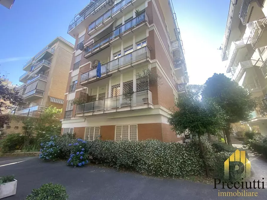Immagine 1 di Appartamento in vendita  in VIA STEFANO BORGIA 74 a Roma