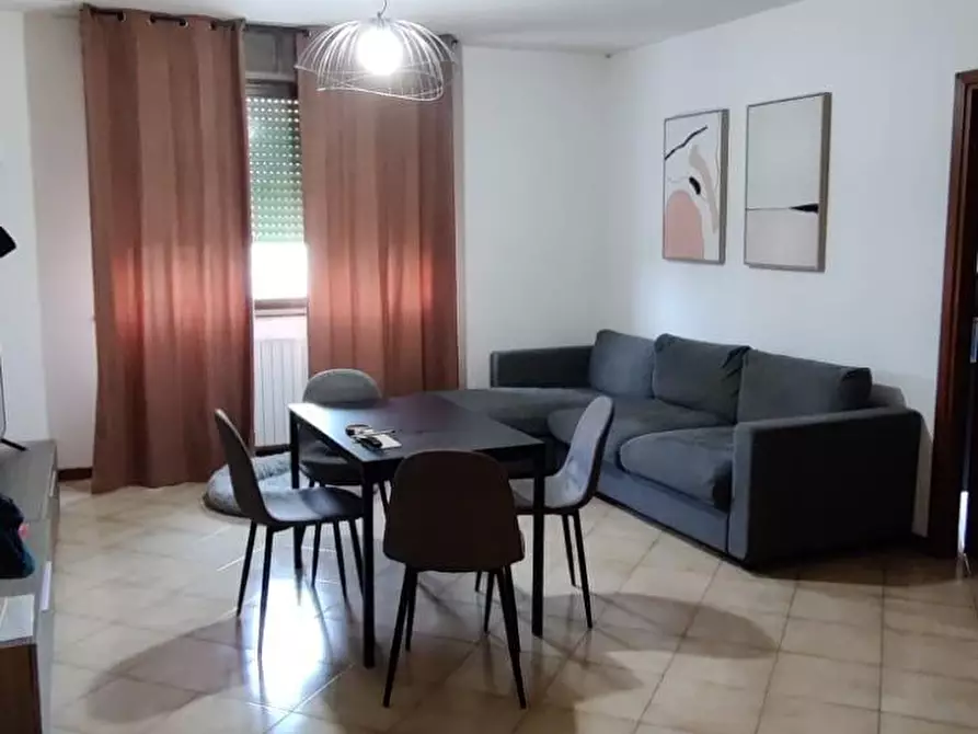 Immagine 1 di Abitazione tipica in affitto  a Modena