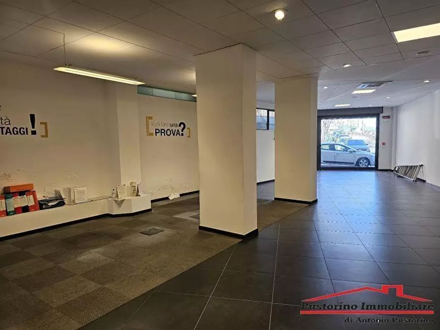 Immagine 3 di Negozio in affitto  in Via Vecchia Pentimele  a Reggio Di Calabria