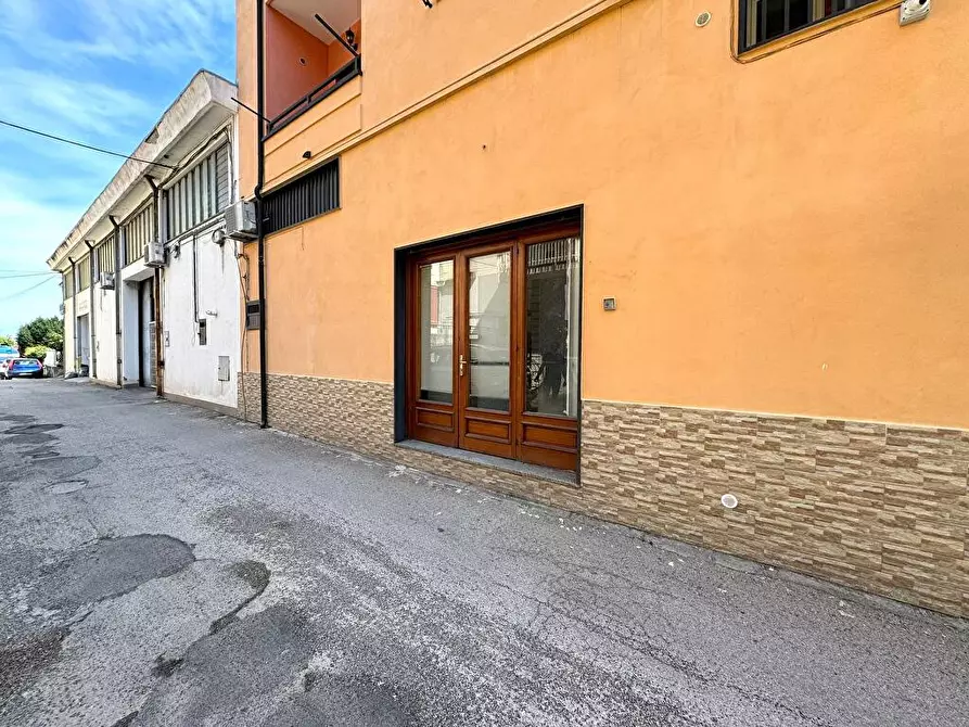 Immagine 5 di Locale commerciale in vendita  in Via Piazza Lago 1 a Sarno