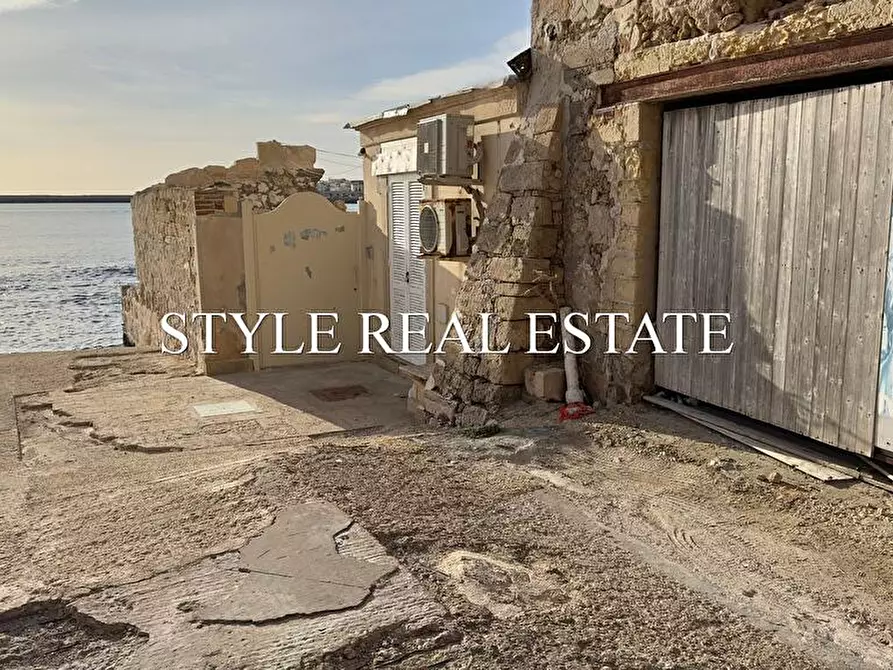 Immagine 3 di Appartamento in vendita  in Riviera Dionisio Il Grande 62 a Siracusa