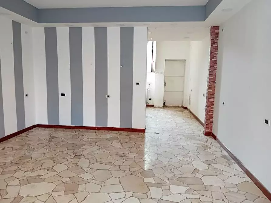 Immagine 3 di Negozio in vendita  in via Gian Rinaldo Carli 39 a Milano