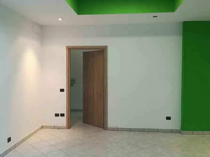 Immagine 5 di Locale commerciale in affitto  a Potenza