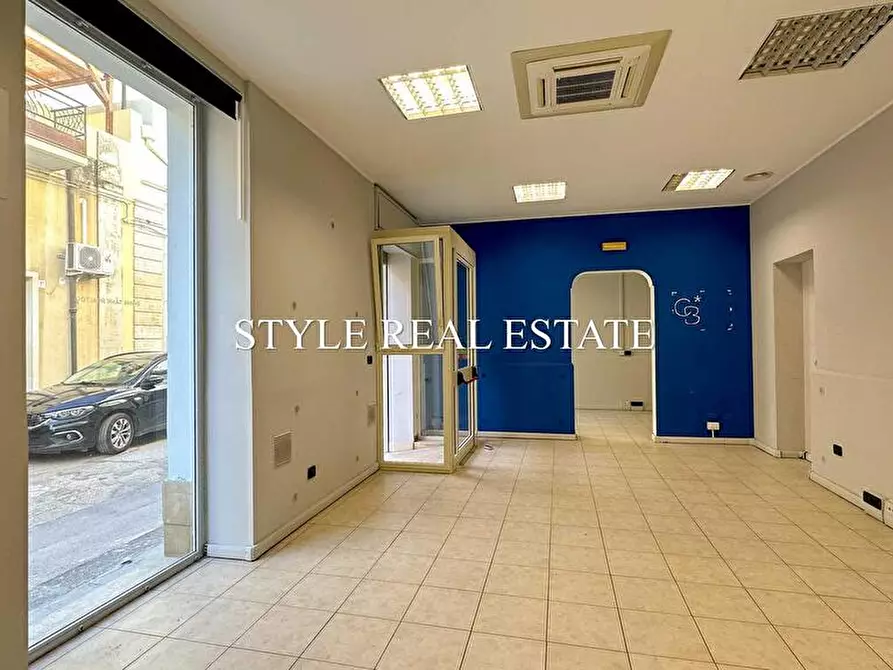 Immagine 23 di Locale commerciale in vendita  in Via Antioco 8/10/12 a Siracusa