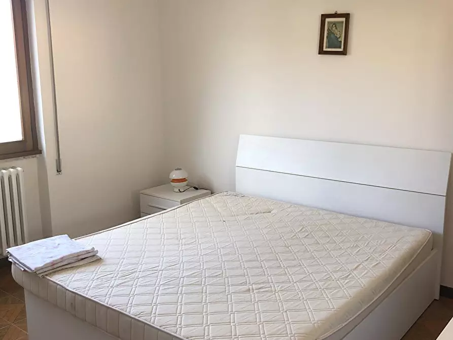 Immagine 9 di Bilocale in affitto  a Besano