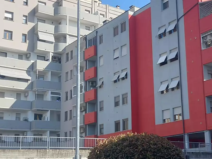 Immagine 1 di Appartamento in vendita  in Piazza Golda Meir  13 a Parma