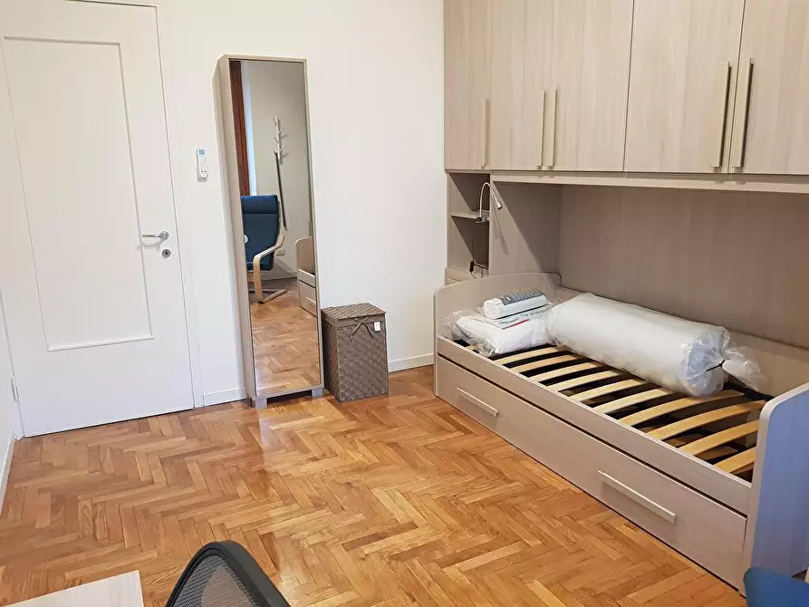 Immagine 3 di Affittacamere in affitto  in via azalee 11 a Milano