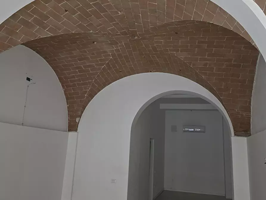 Immagine 2 di Locale commerciale in affitto  in Corso matteotti  161 a Pontedera