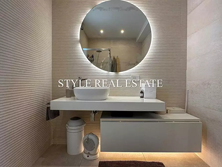 Immagine 33 di Villa in vendita  in Professore Lino Romano 25 a Siracusa