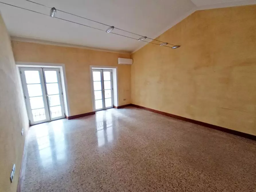 Immagine 21 di Palazzo in affitto  in Via Spano 11 a Sassari