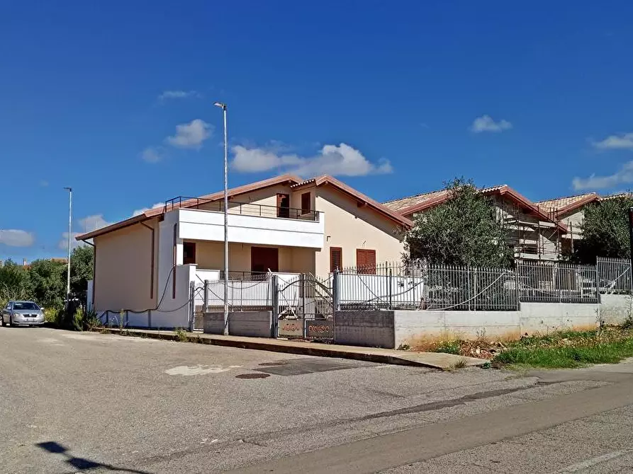 Immagine 2 di Villetta a schiera in vendita  in Via Milano snc a Sassari