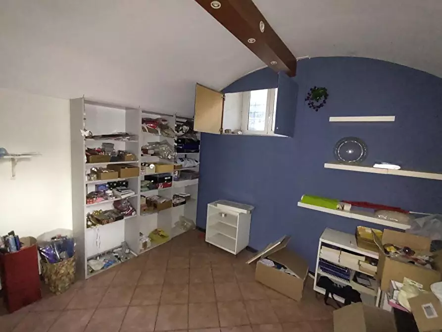 Immagine 4 di Negozio in affitto  in via Pisa 12r a Genova