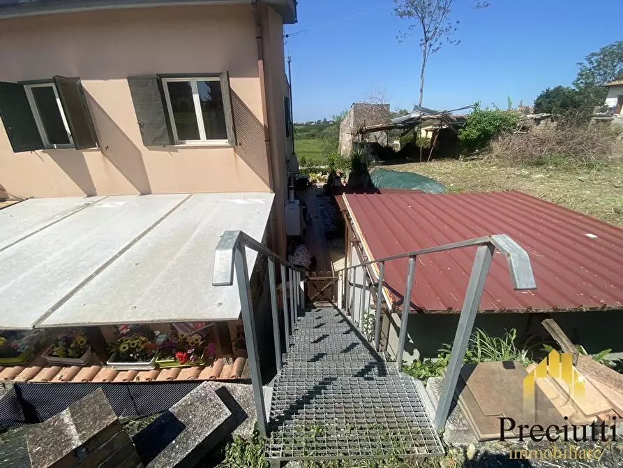 Immagine 7 di Villa in vendita  in VIA DEL CASALETTO 228 a Roma