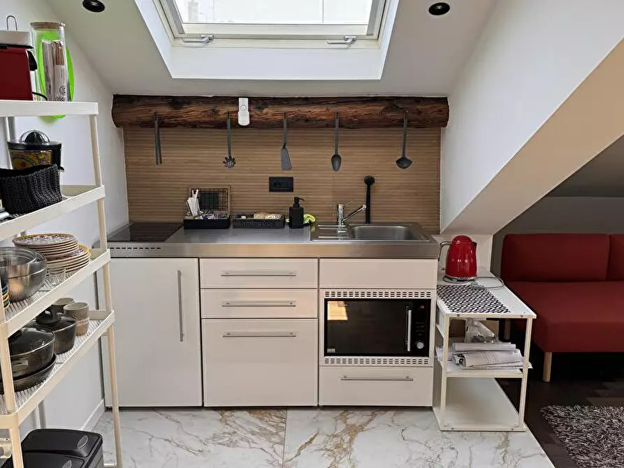 Immagine 1 di Monolocale in affitto  in via Giosuè Carducci 16 a Milano