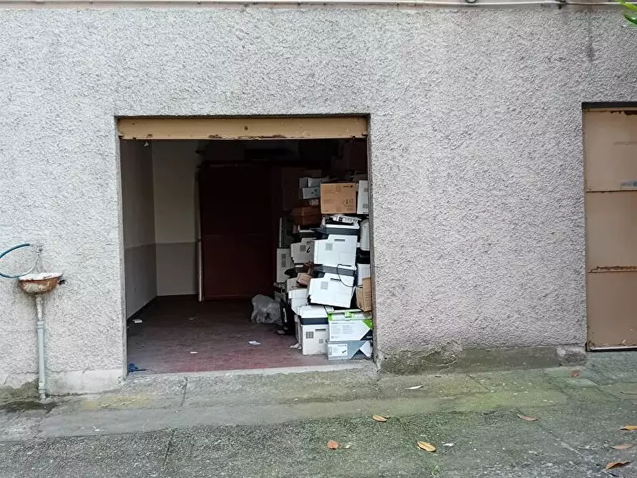 Immagine 2 di Garage in vendita  in via privata Urbino 12 a Milano