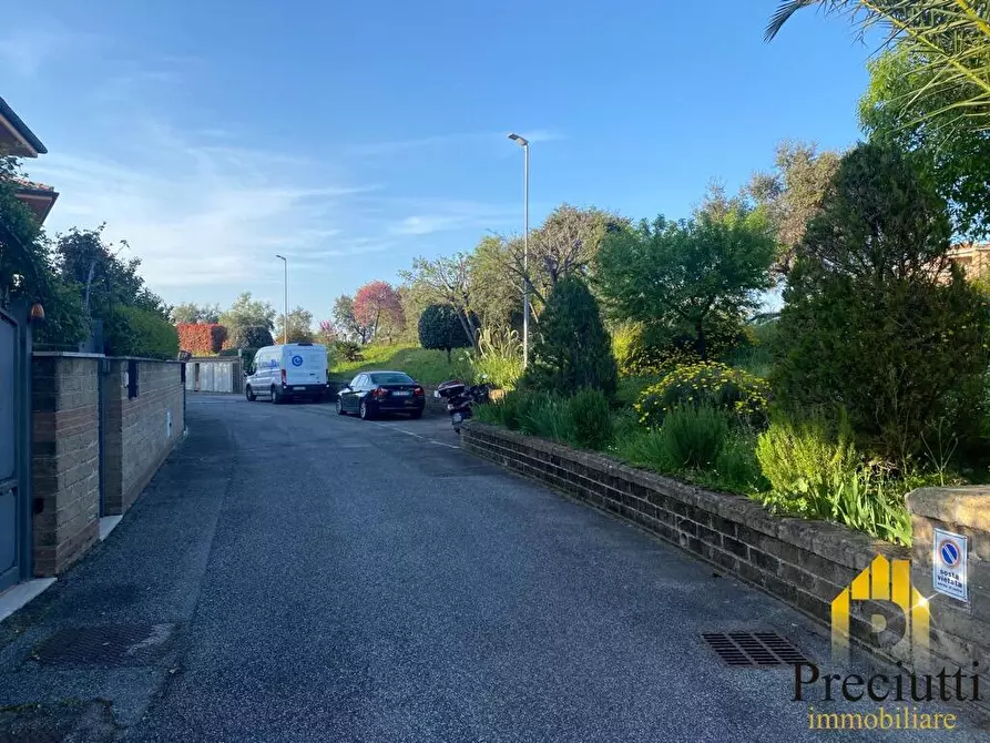 Immagine 19 di Villa in vendita  in VIA PIETRO UBALDO ANGELETTI 58 a Roma
