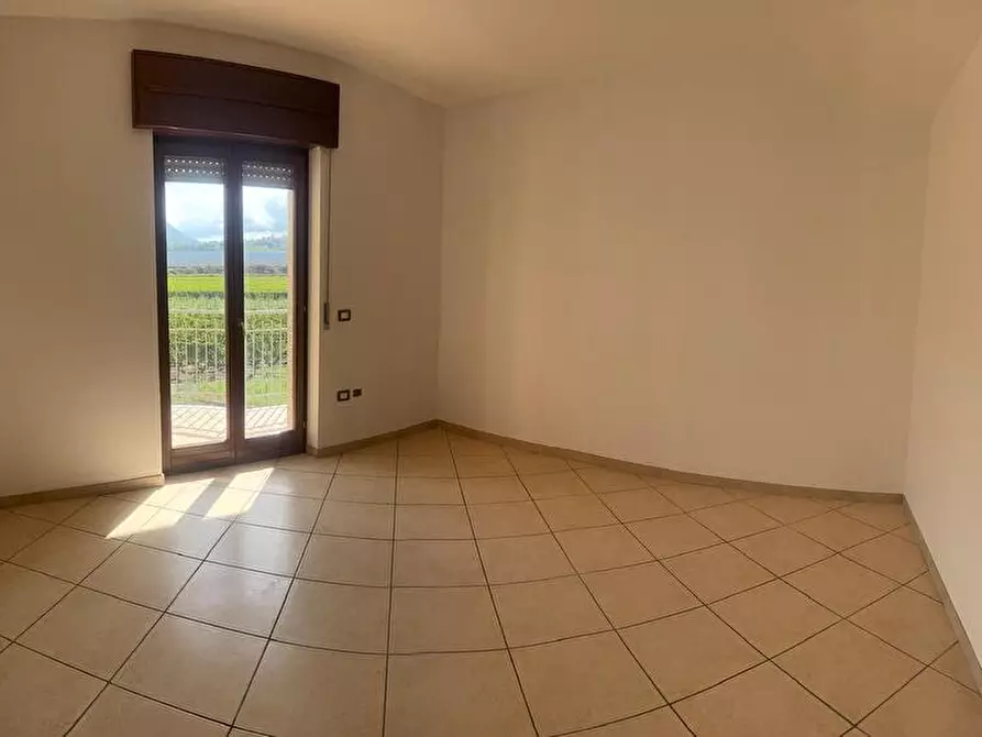 Immagine 14 di Appartamento in vendita  a Dugenta