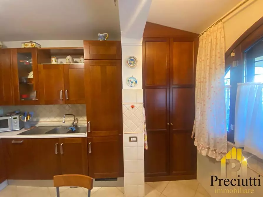 Immagine 11 di Villa in vendita  in VIA PIETRO UBALDO ANGELETTI 58 a Roma