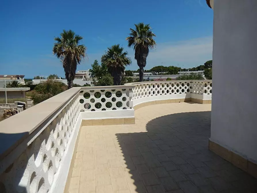 Immagine 12 di Villa in vendita  in via Bari km 788 a Giovinazzo